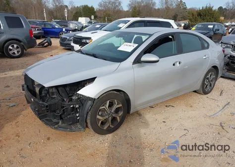 2021 Kia Forte Lxs z USA, uszkodzony, nr VIN 3KPF24AD5ME306475